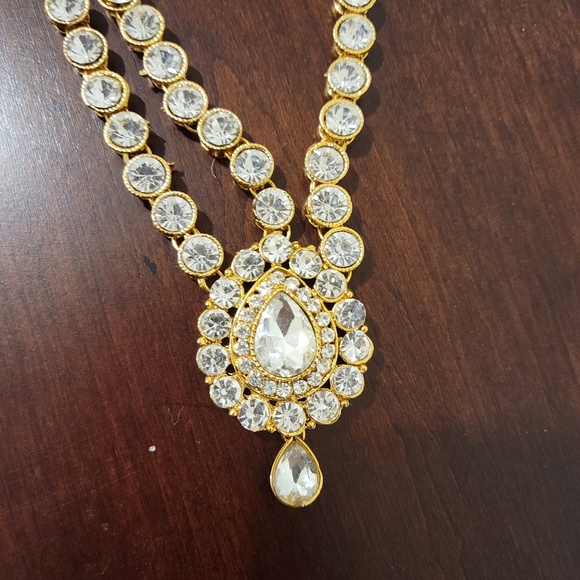 Gorgeous Indian stone head piece/tikka - Picture 2 of 2